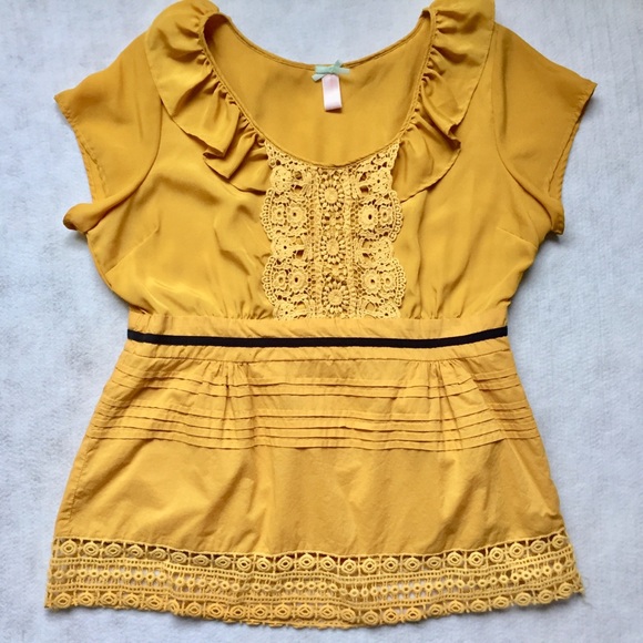 Modcloth Tops - ModCloth Top in mustard yellow HOST PiCK 11/30🎉🌺